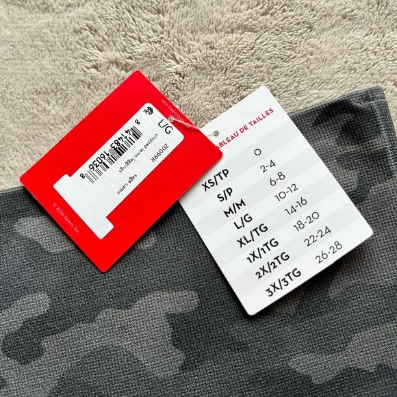 SPANX Look At Me Now Cropped Leggings - Picture 7 of 13